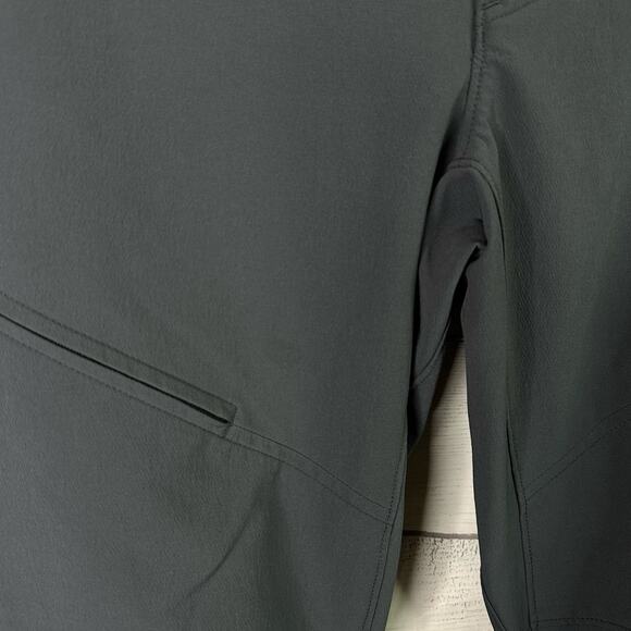 Columbia Mens size Medium Tech Softshell Cargo Pants Gray Outdoor Hiking - Picture 7 of 8